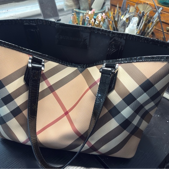 ADDITIONAL PRICE CUT Closet Clear Out Burberry Black and Tan Tote Bag, pouch - Picture 4 of 16